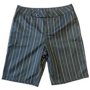 Black and White Pinstripe H&M Longline Bermuda Shorts Size 4